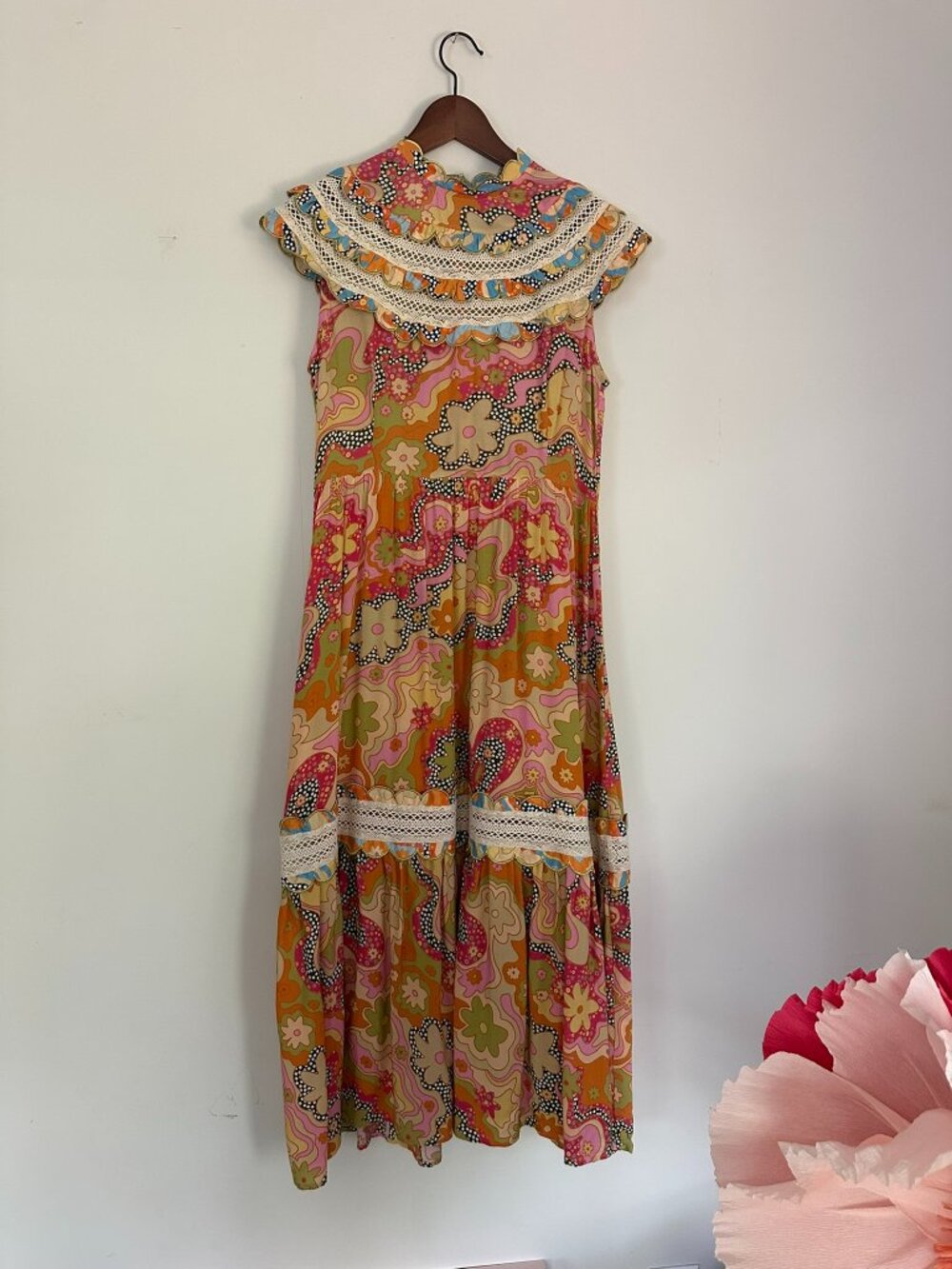 Celia B Abstract Floral Dress - SIZE MEDIUM